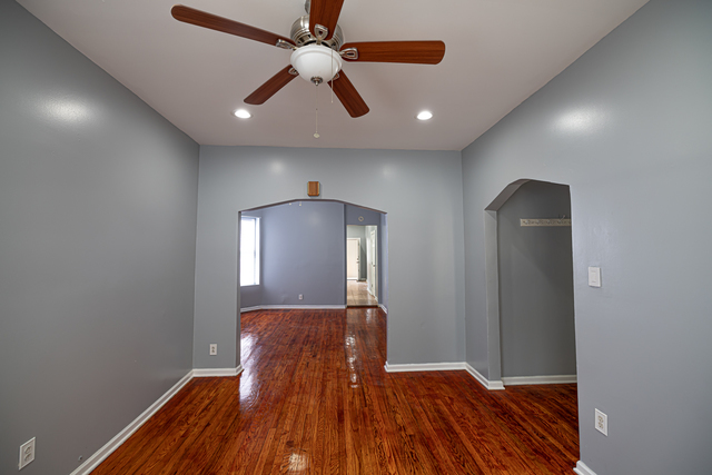 852 N Springfield Avenue Property Photo 23