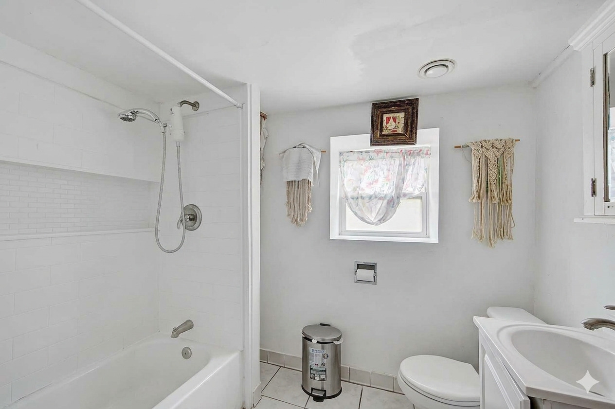 852 N Springfield Avenue Property Photo 38