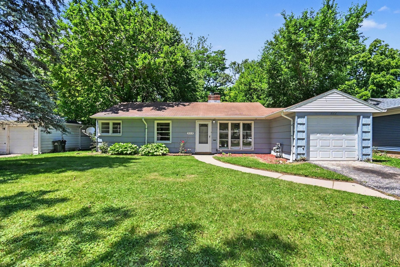 322 Indianwood Boulevard Property Photo 1