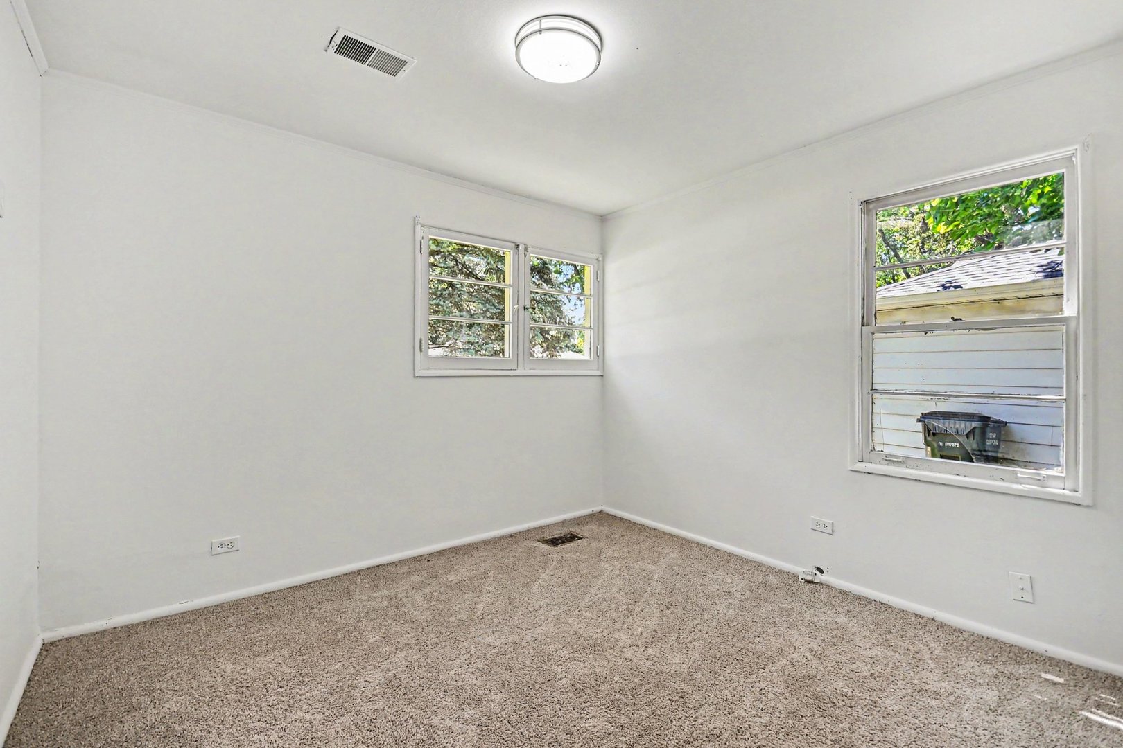 322 Indianwood Boulevard Property Photo 4