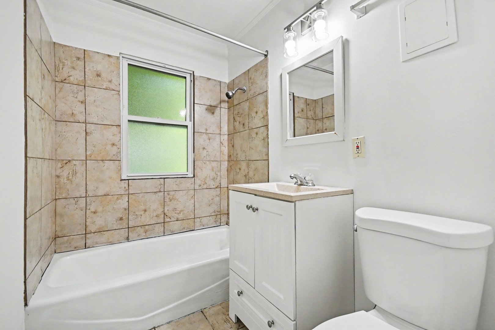 322 Indianwood Boulevard Property Photo 9