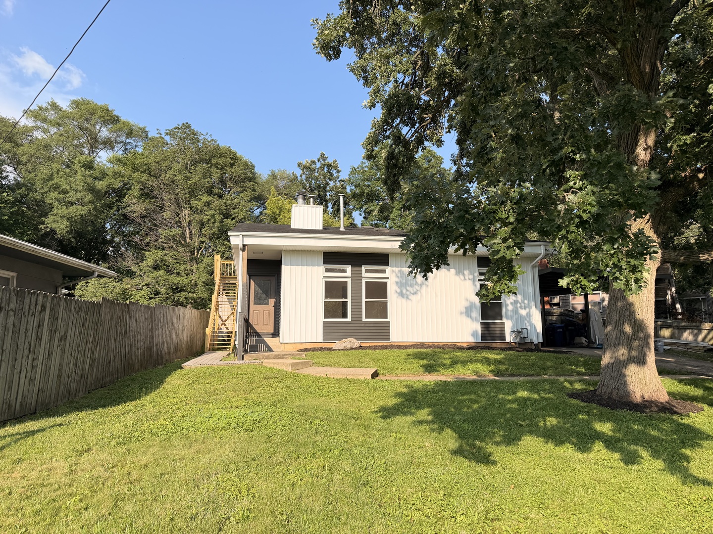 121 Oak Drive Property Photo 1