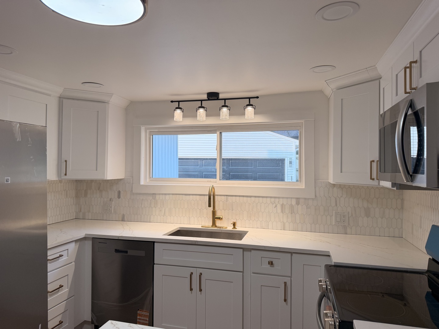 121 Oak Drive Property Photo 4