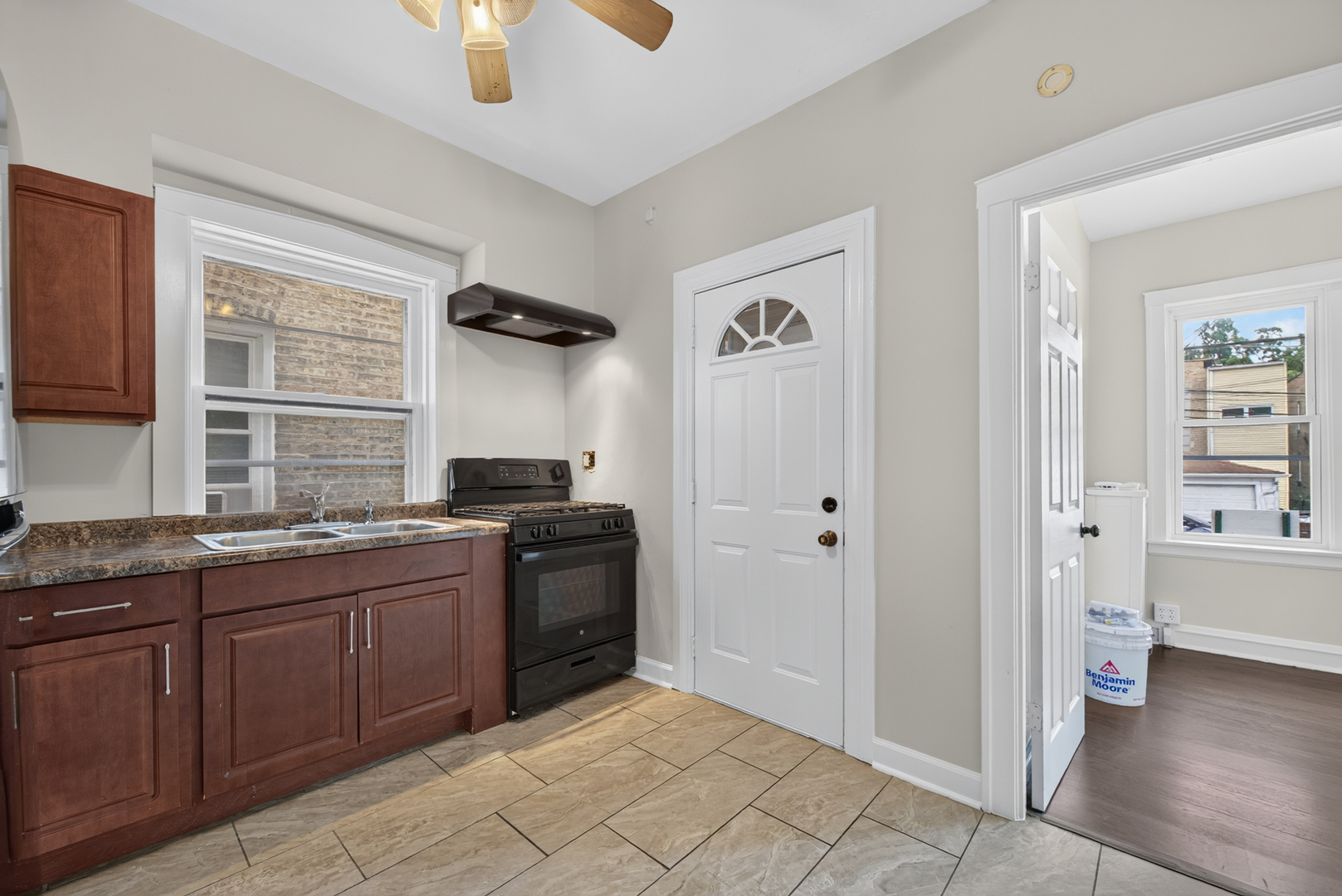 4826 Wright Terrace Property Photo 18