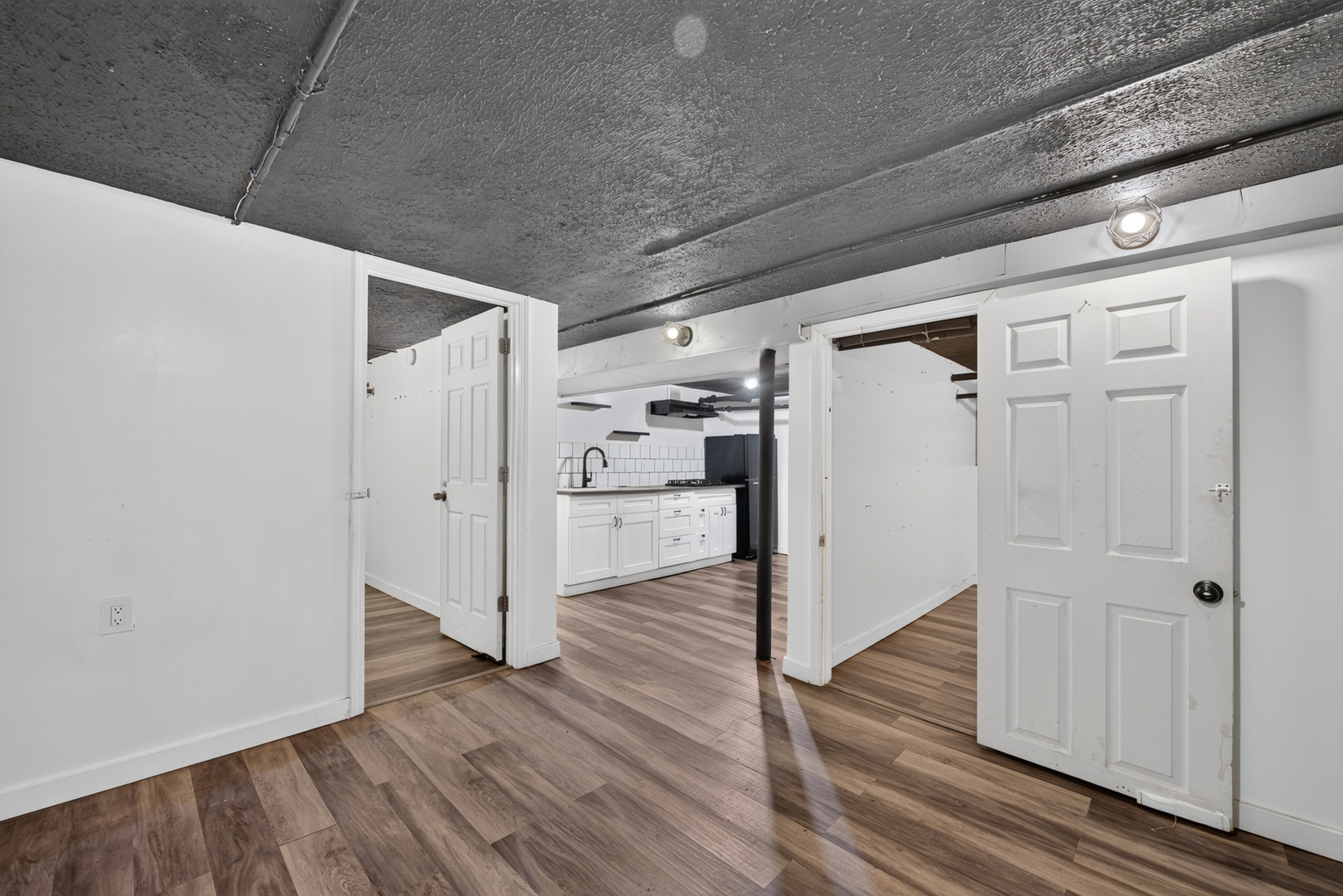 4826 Wright Terrace Property Photo 24