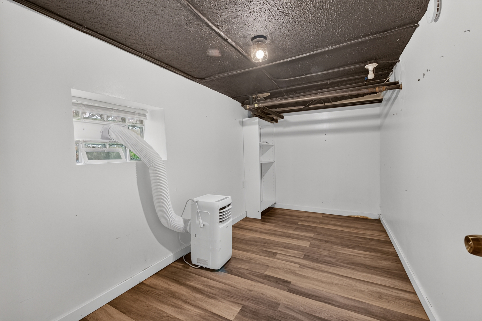 4826 Wright Terrace Property Photo 27