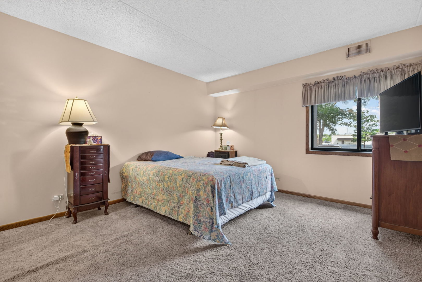 1424 Woodbridge Road 1h Property Photo 11
