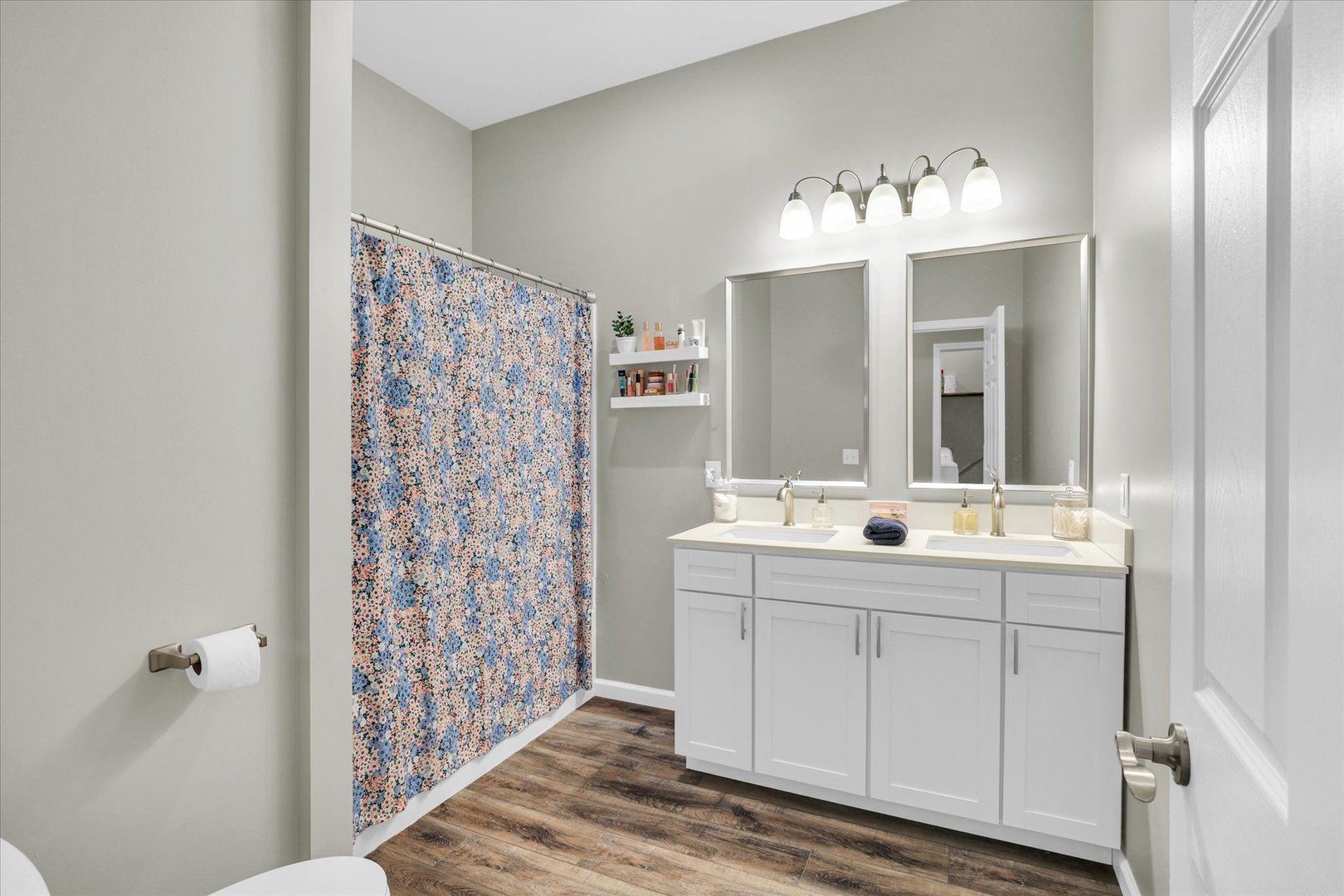 12709927 Property Photo 32