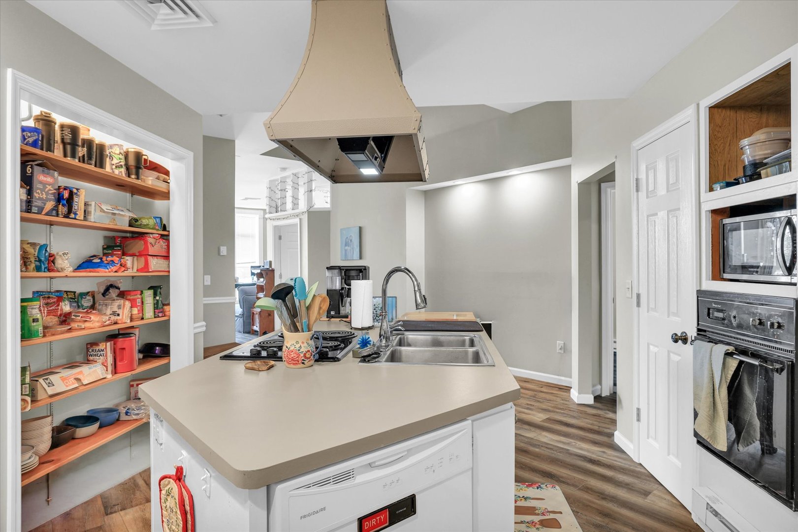 12709927 Property Photo 39