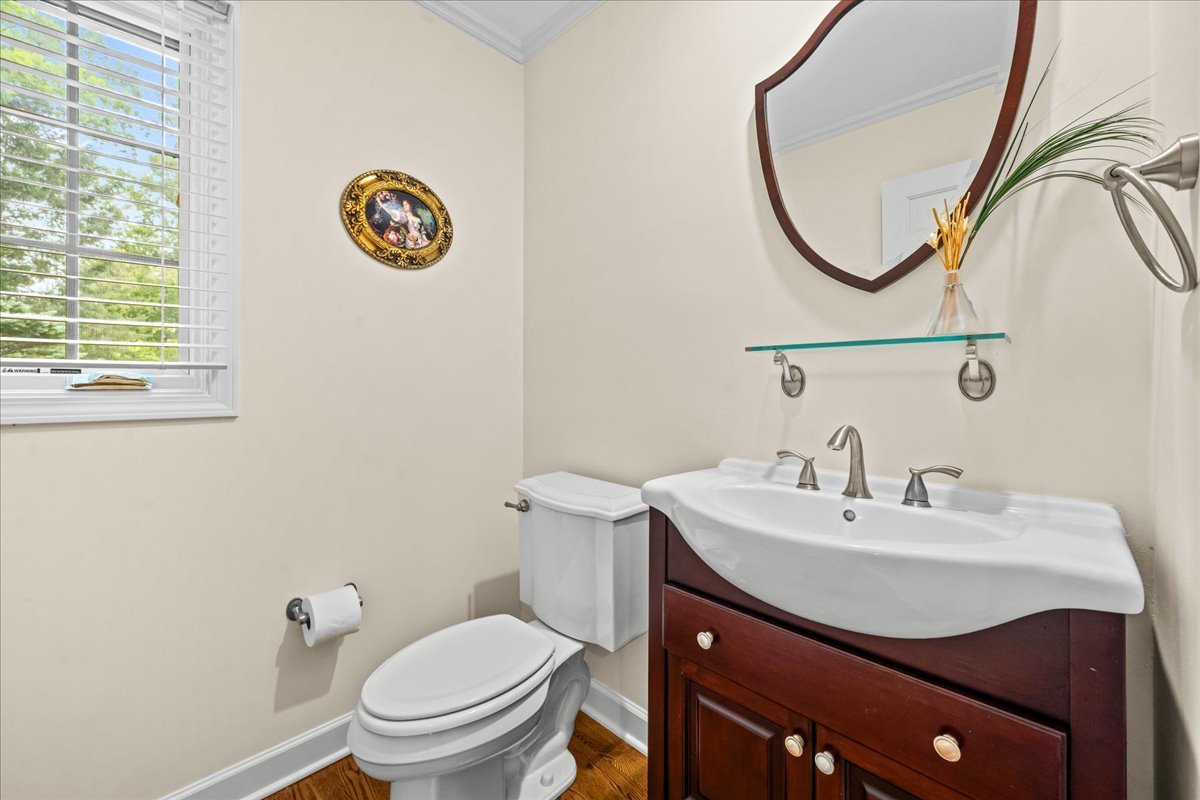 455 Rockefeller Road Property Photo 20
