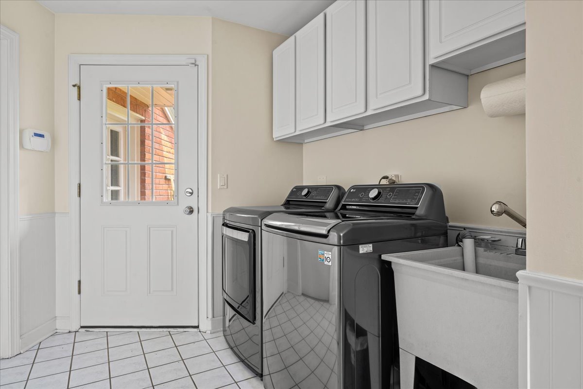 455 Rockefeller Road Property Photo 21