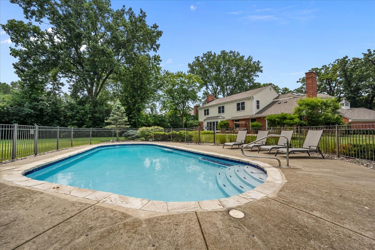 455 Rockefeller Road Property Photo 39