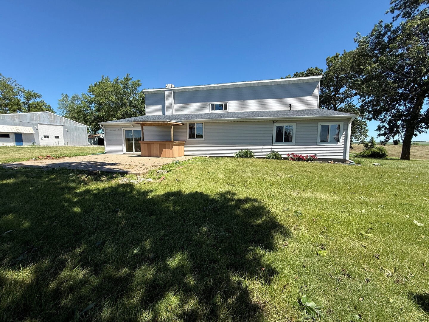 2093 Spicer Avenue Property Photo 1