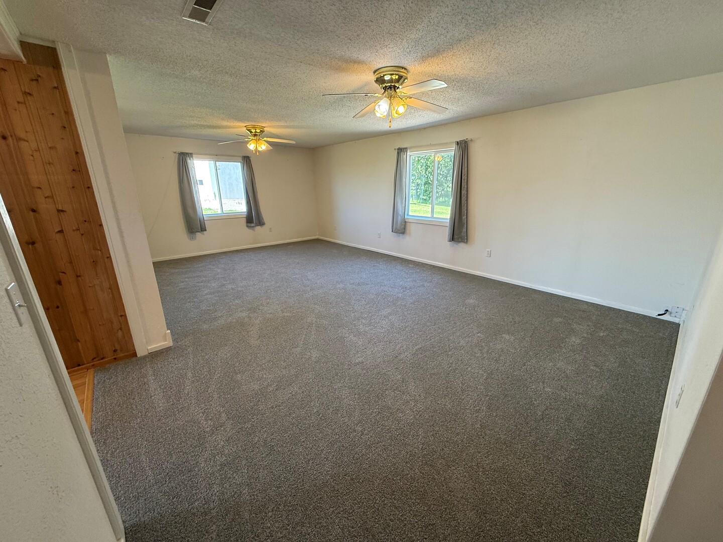 2093 Spicer Avenue Property Photo 3