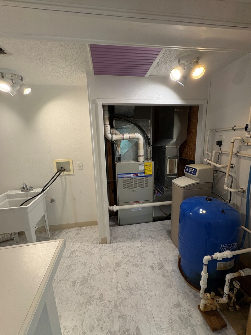 2093 Spicer Avenue Property Photo 17