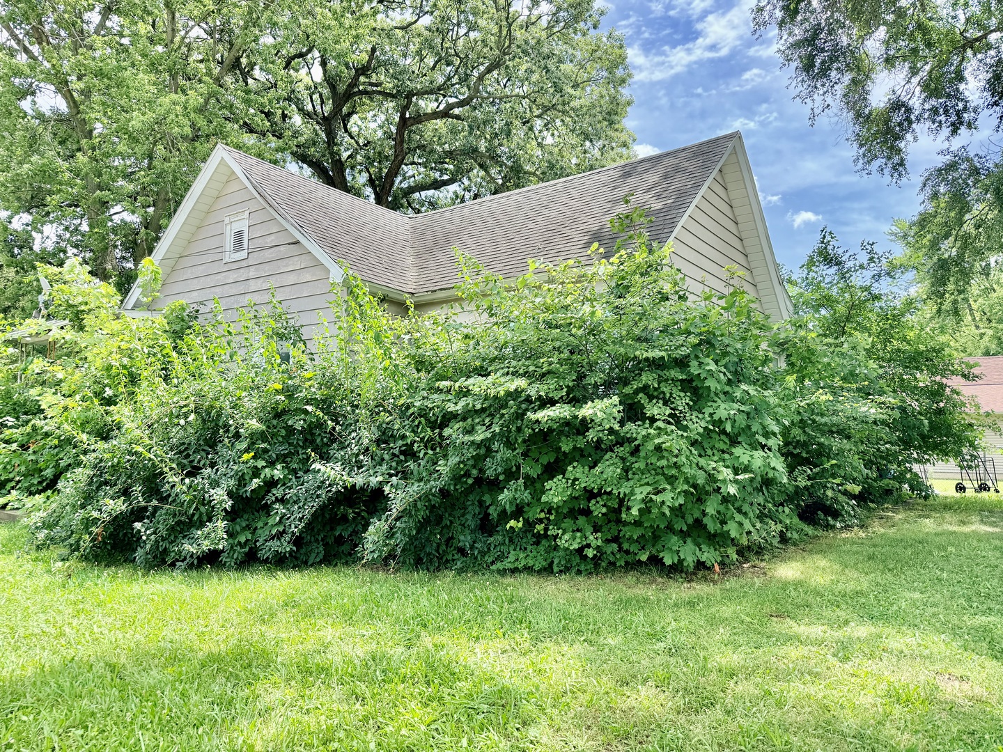 214 E Reynolds Street Property Photo 4