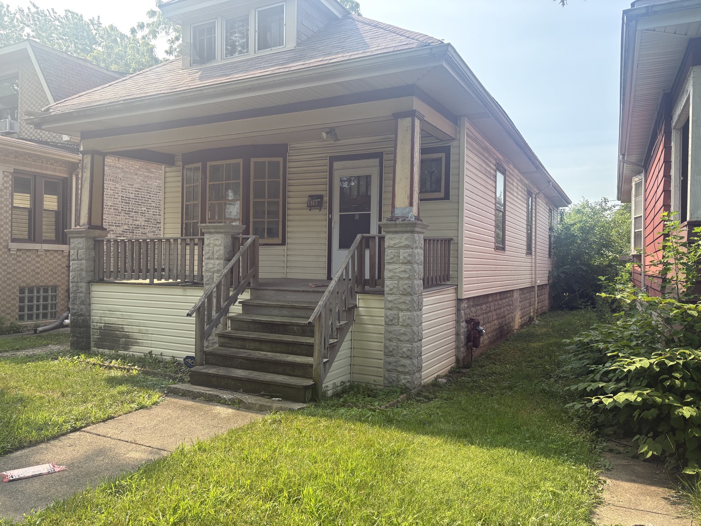 1309 W 98th Street Property Photo 2