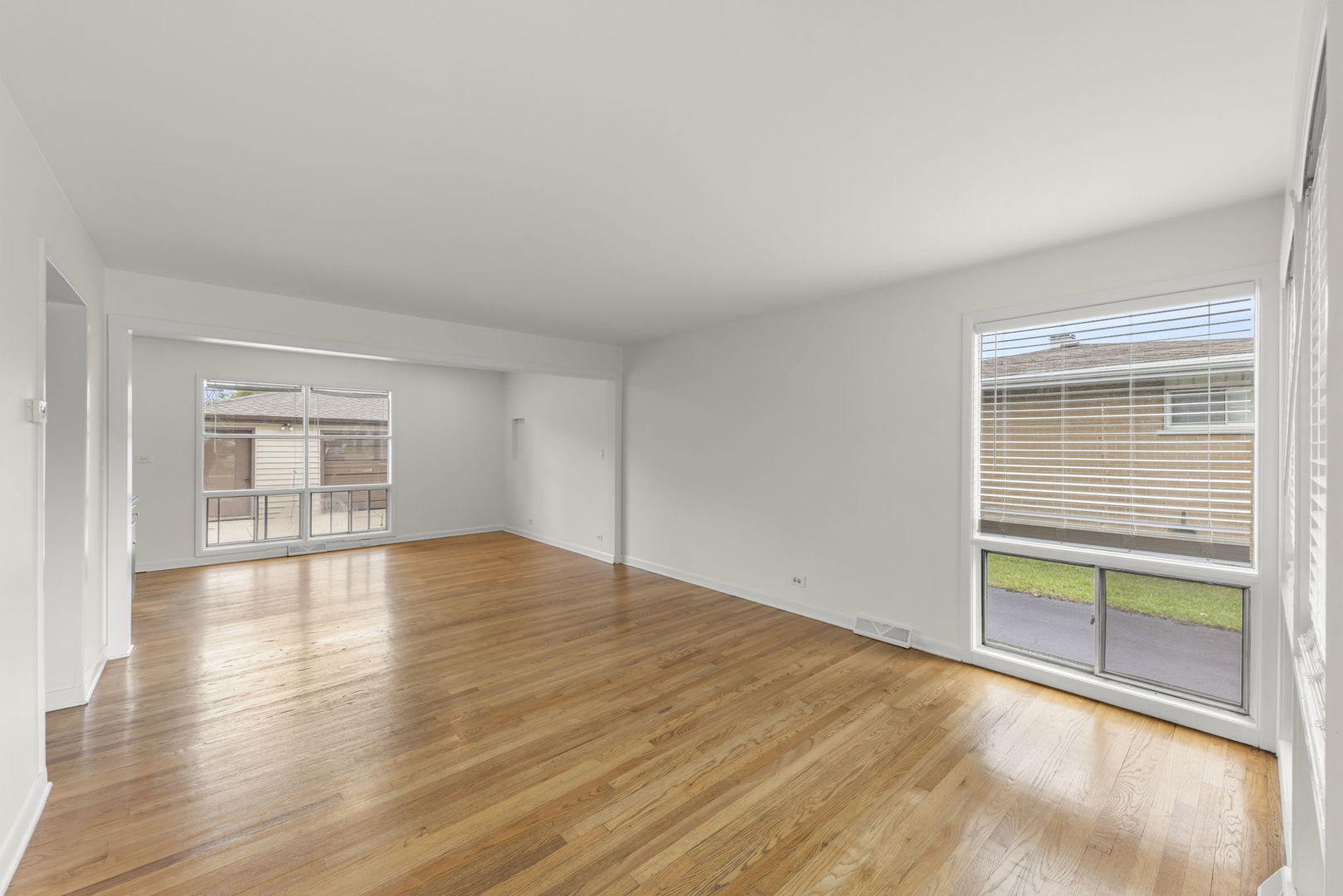 248 E Wrightwood Avenue Property Photo 3