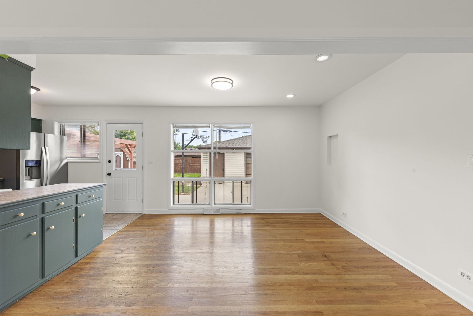 248 E Wrightwood Avenue Property Photo 6