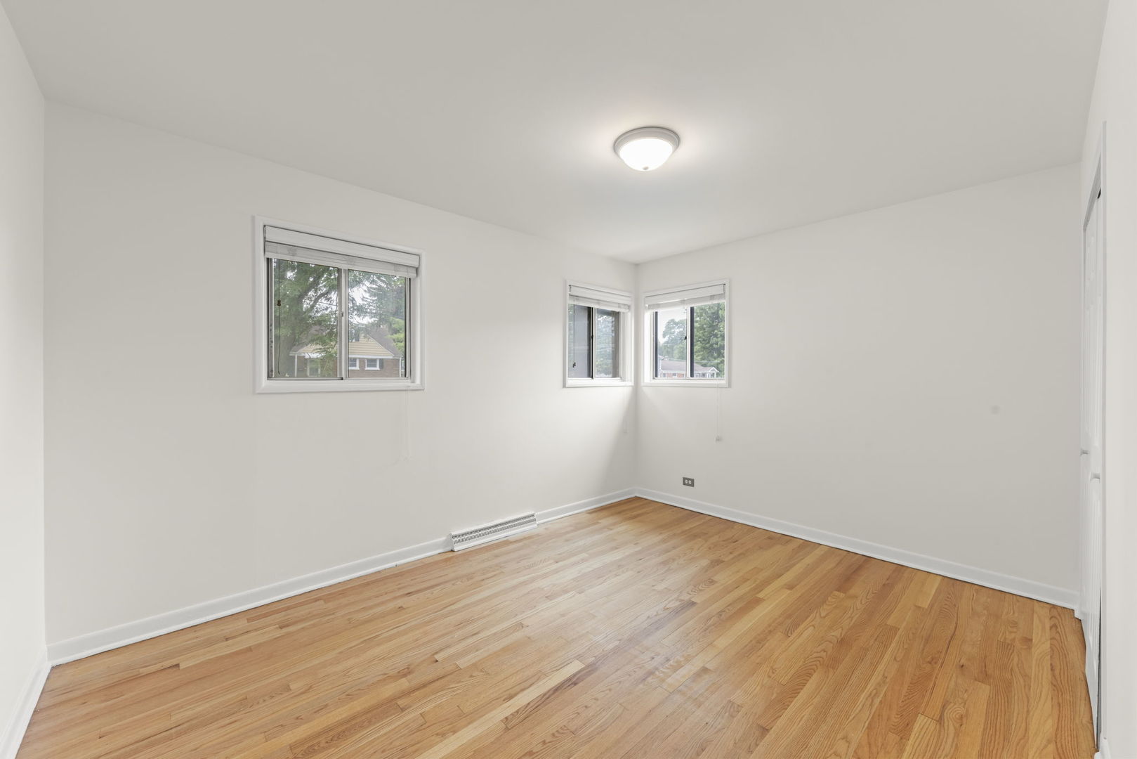 248 E Wrightwood Avenue Property Photo 11
