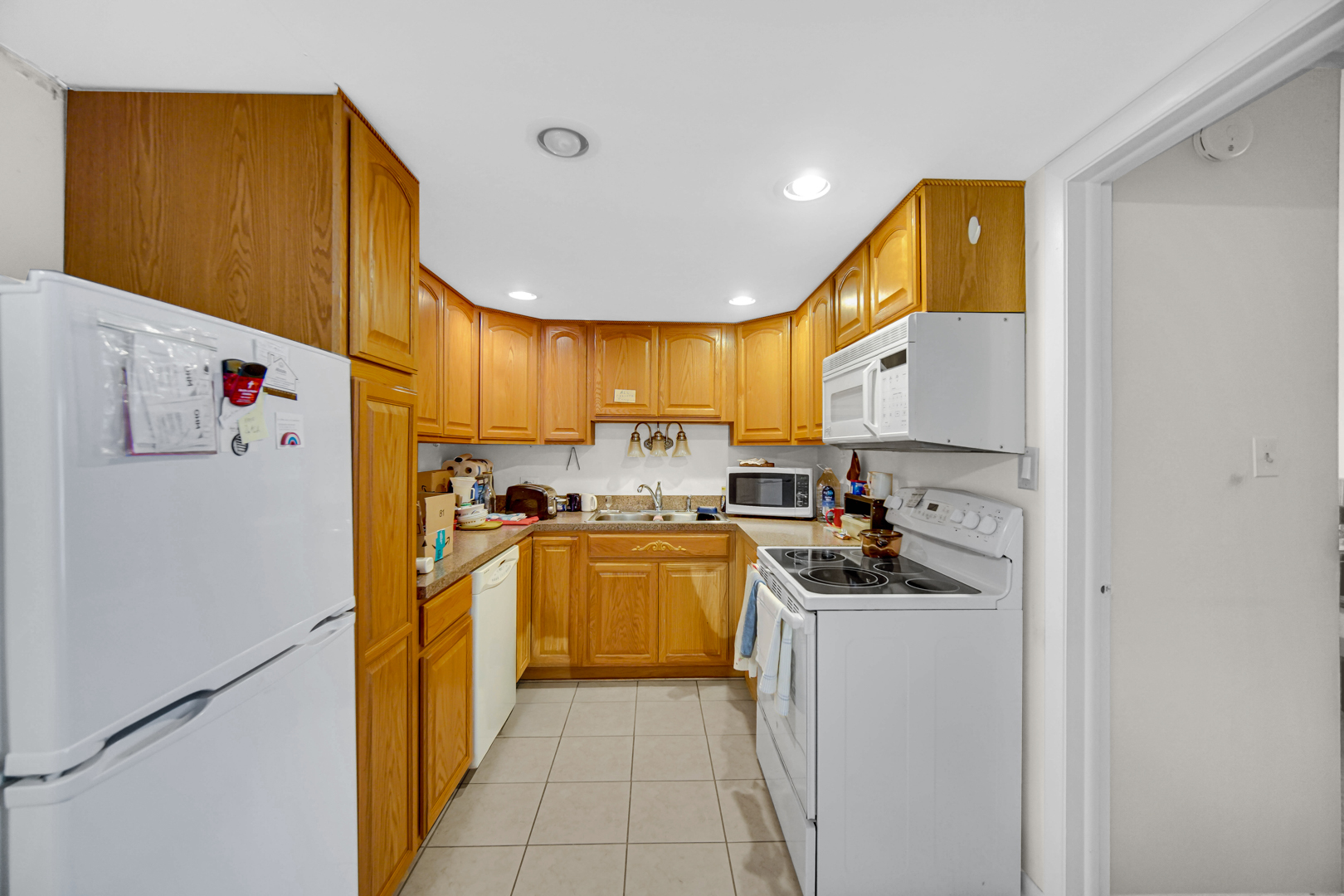 940 Holbrook Road 6a Property Photo 5