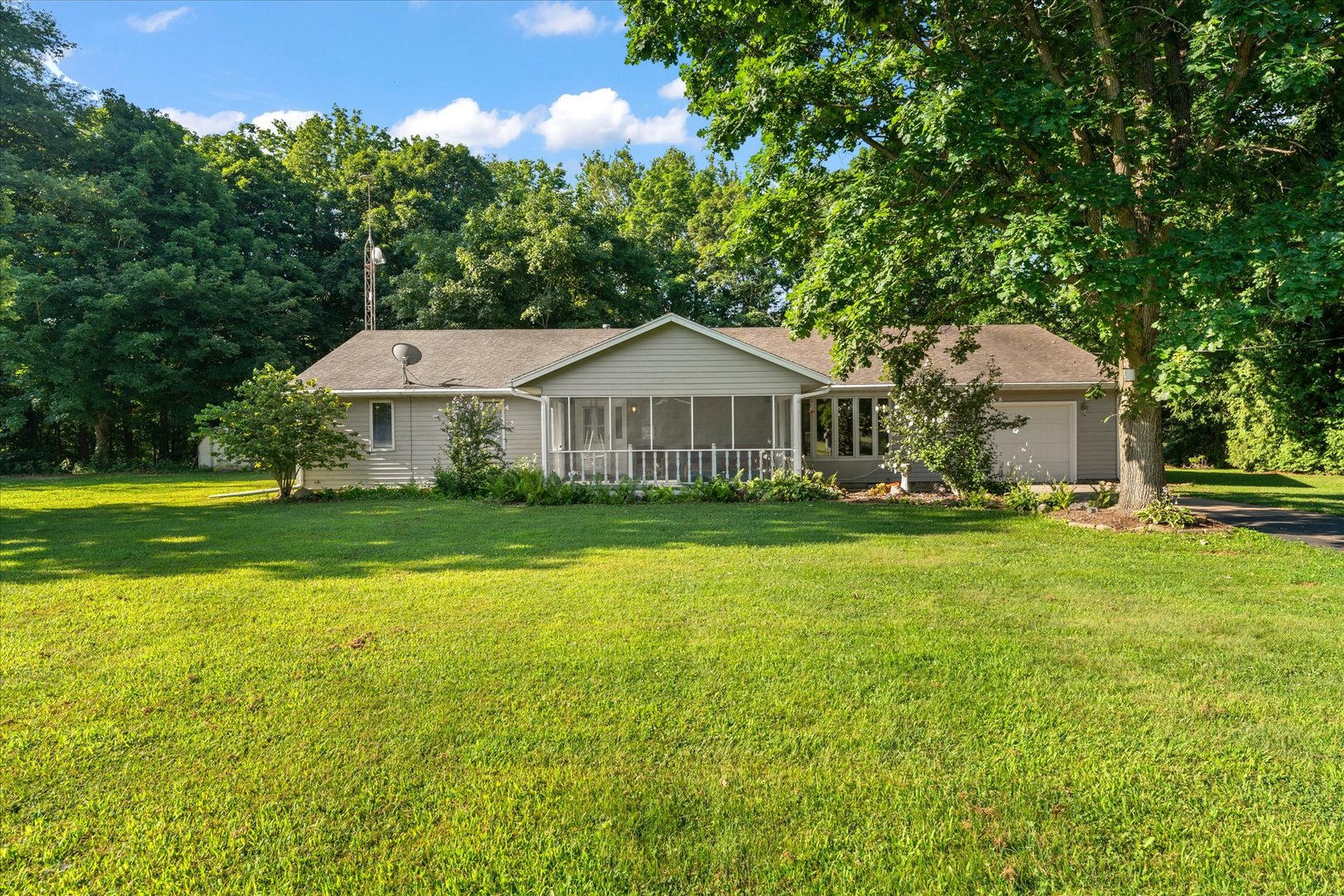 1430 Riverbend Lane Property Photo 1