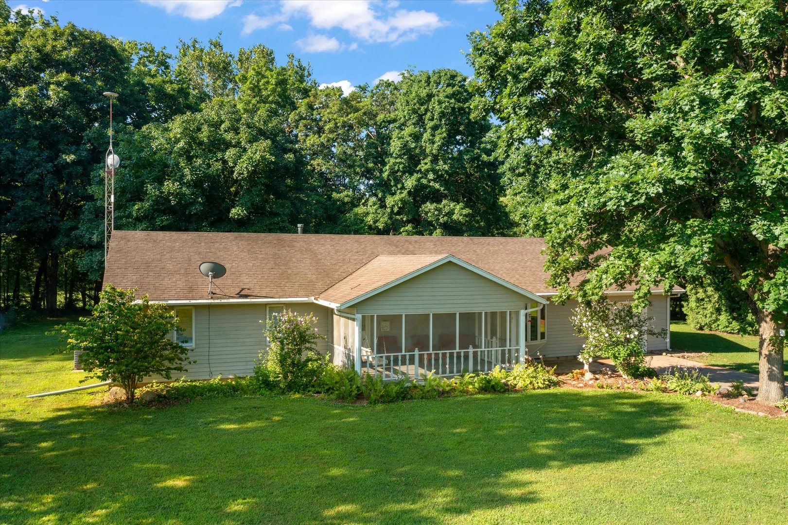 1430 Riverbend Lane Property Photo 2