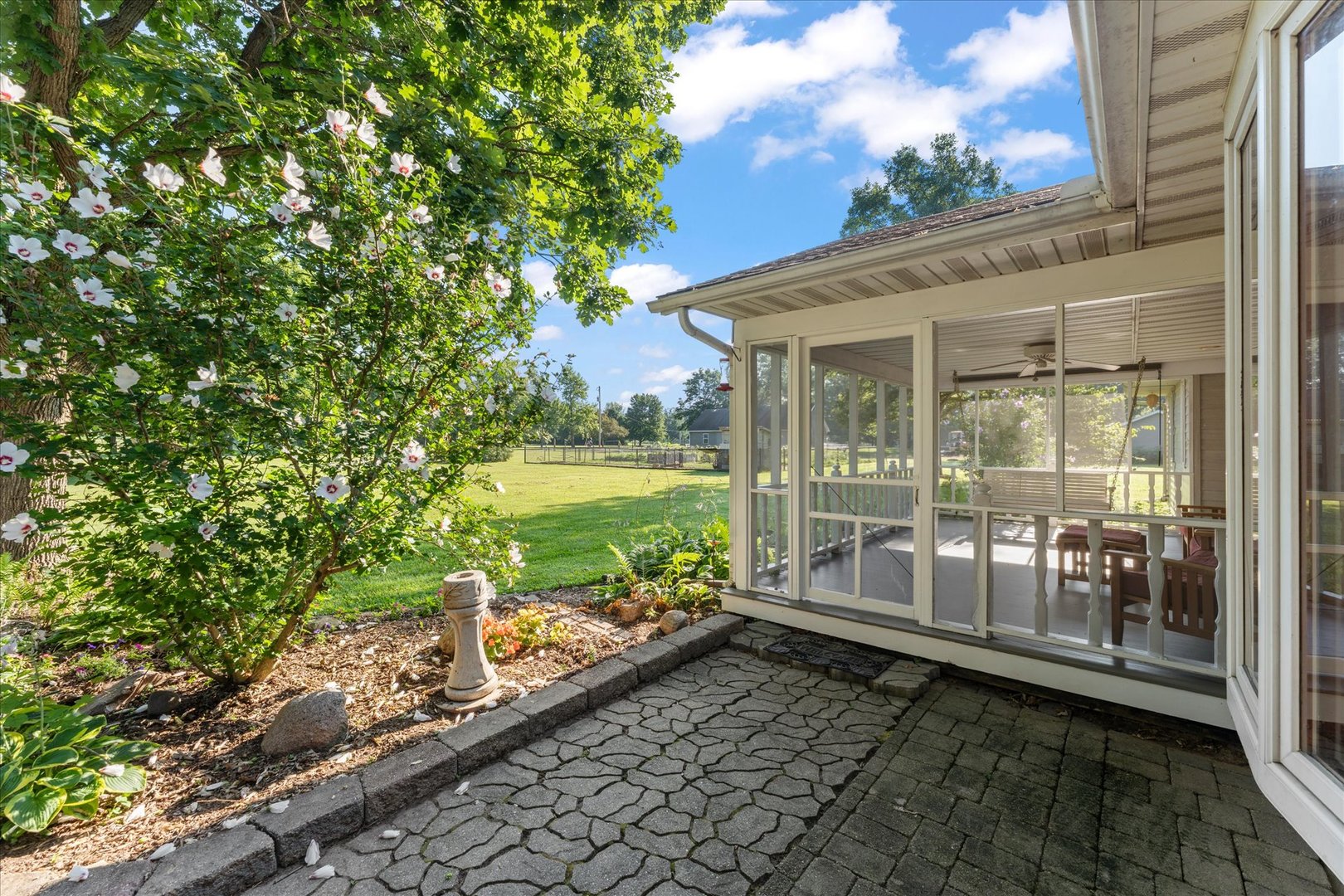 1430 Riverbend Lane Property Photo 4