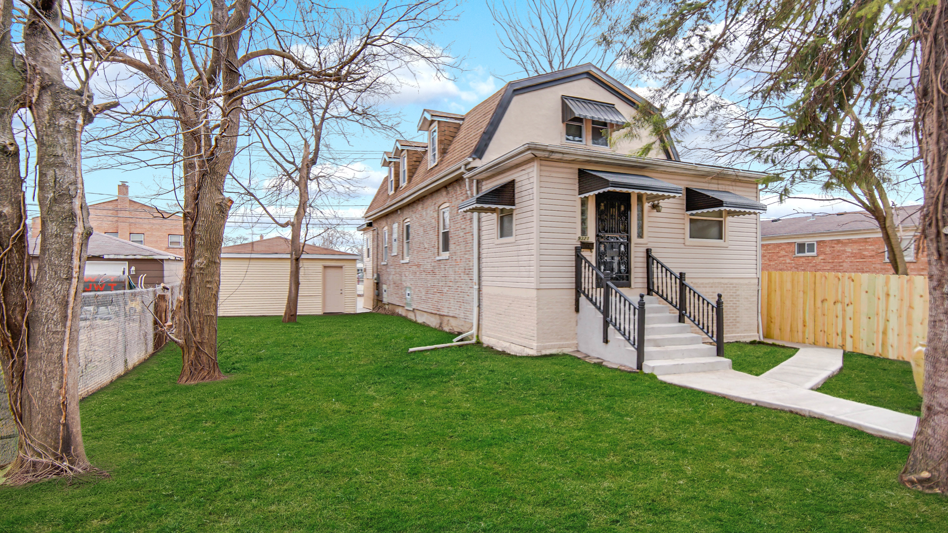 9321 S Green Street Property Photo 1