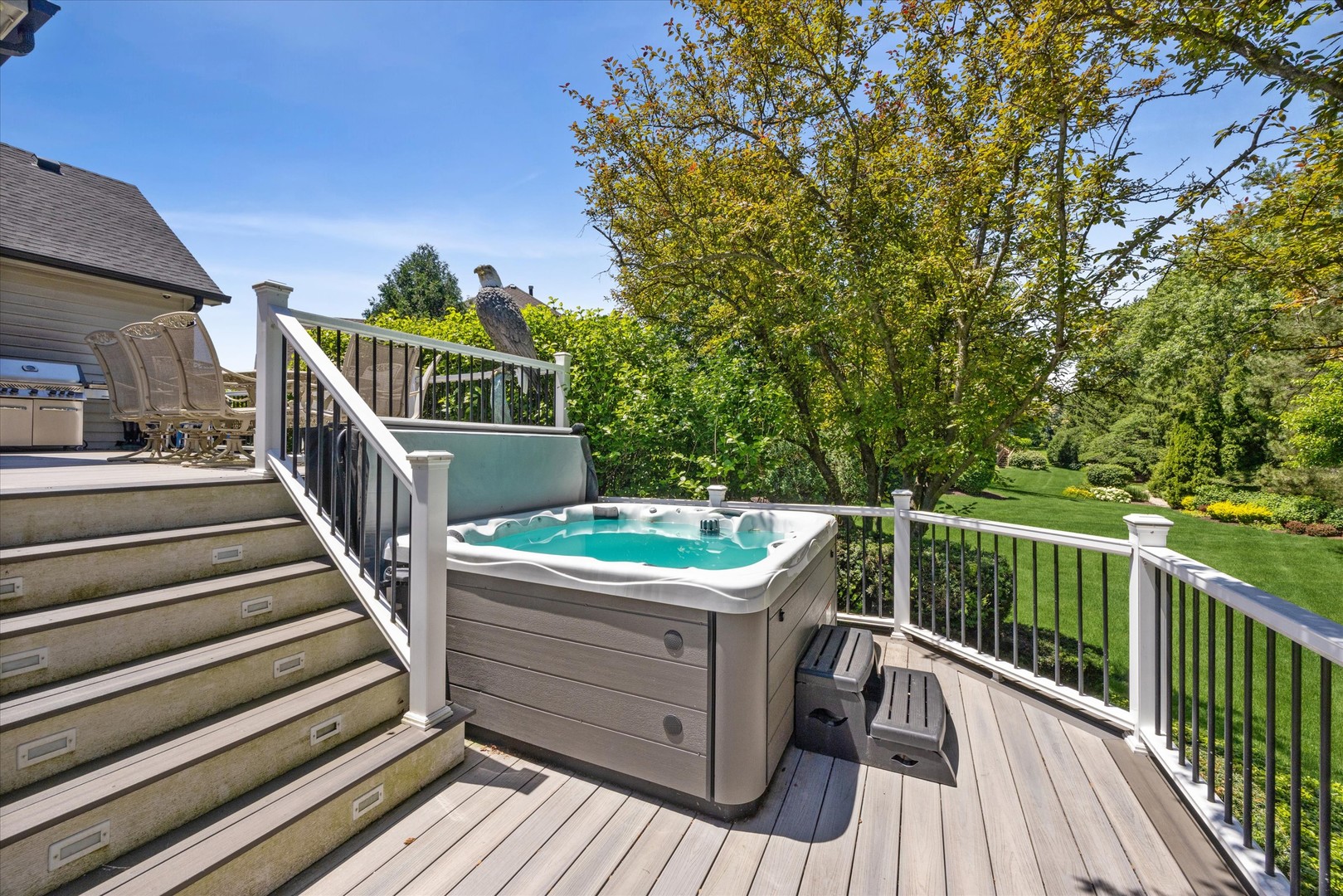 2s351 Chaucer Court Property Photo 37