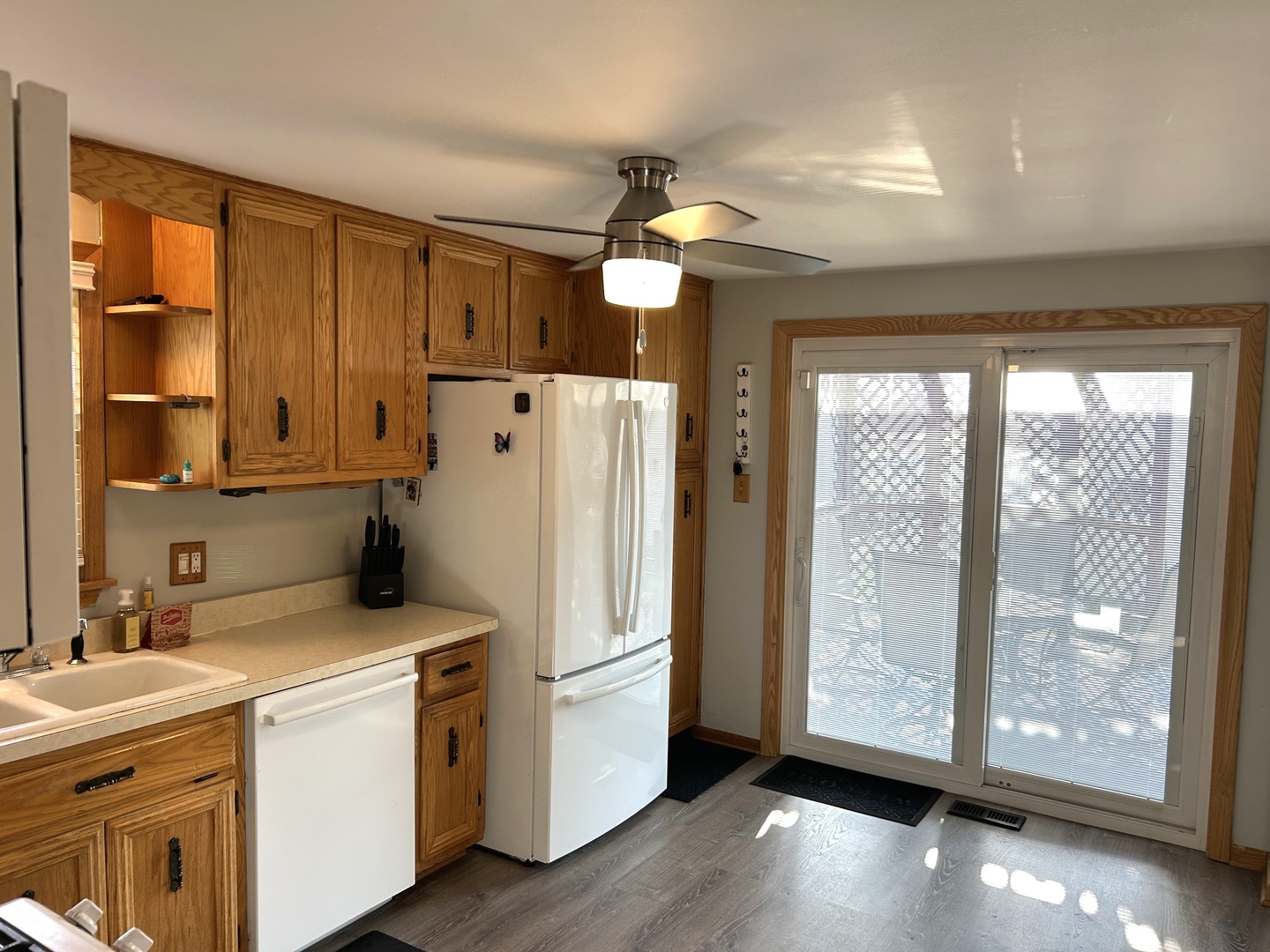 5110 S Nagle Avenue Property Photo 7