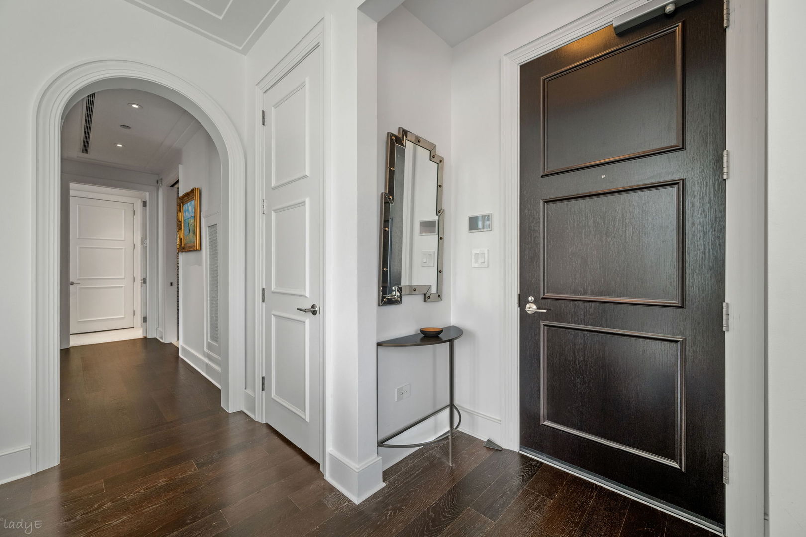 118 E Erie Street 23d Property Photo 8