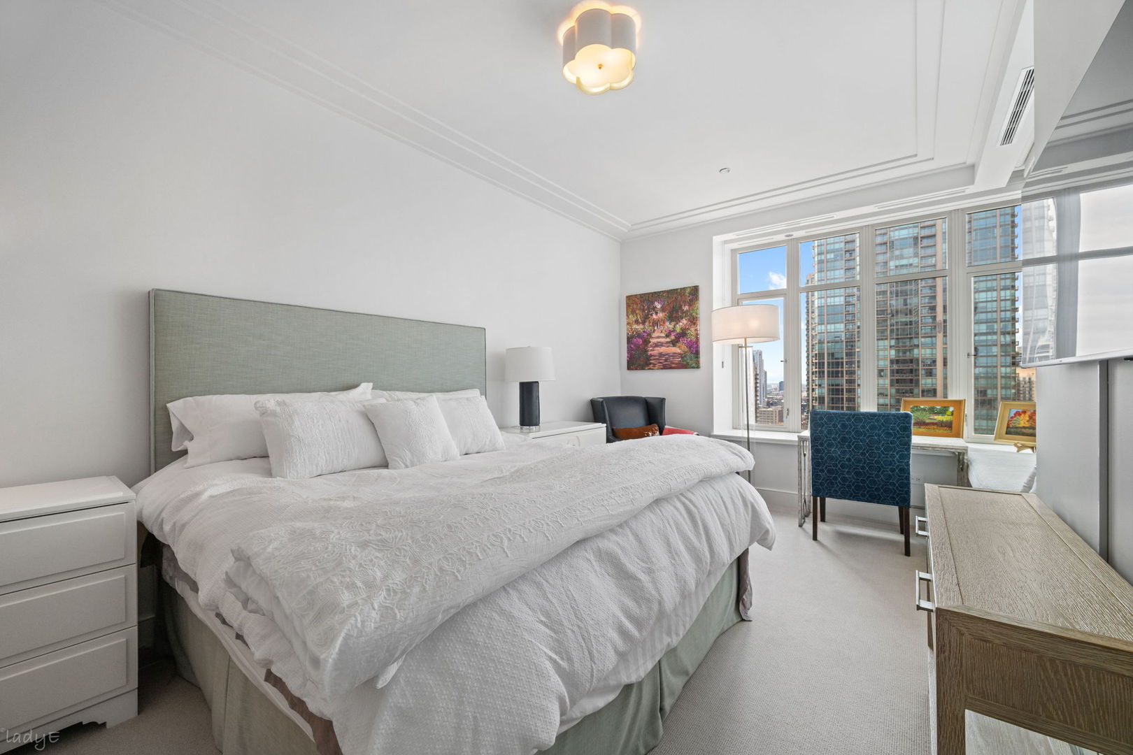 118 E Erie Street 23d Property Photo 11