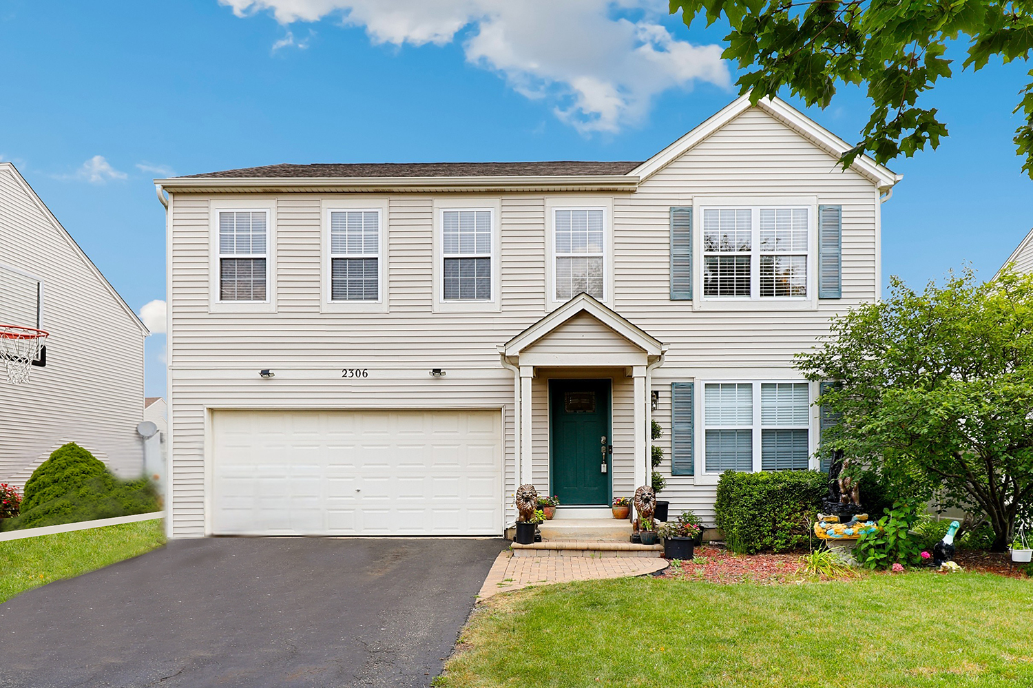 2306 Maple Ridge Drive Property Photo 1