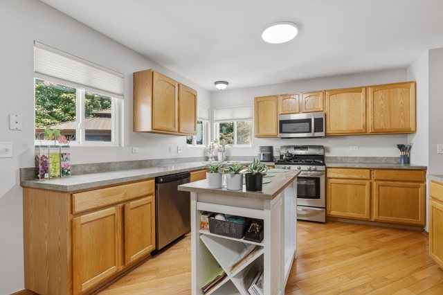 2306 Maple Ridge Drive Property Photo 4