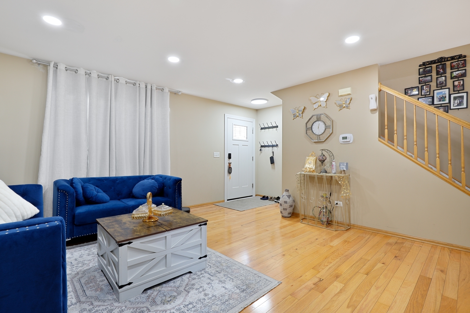 2306 Maple Ridge Drive Property Photo 8