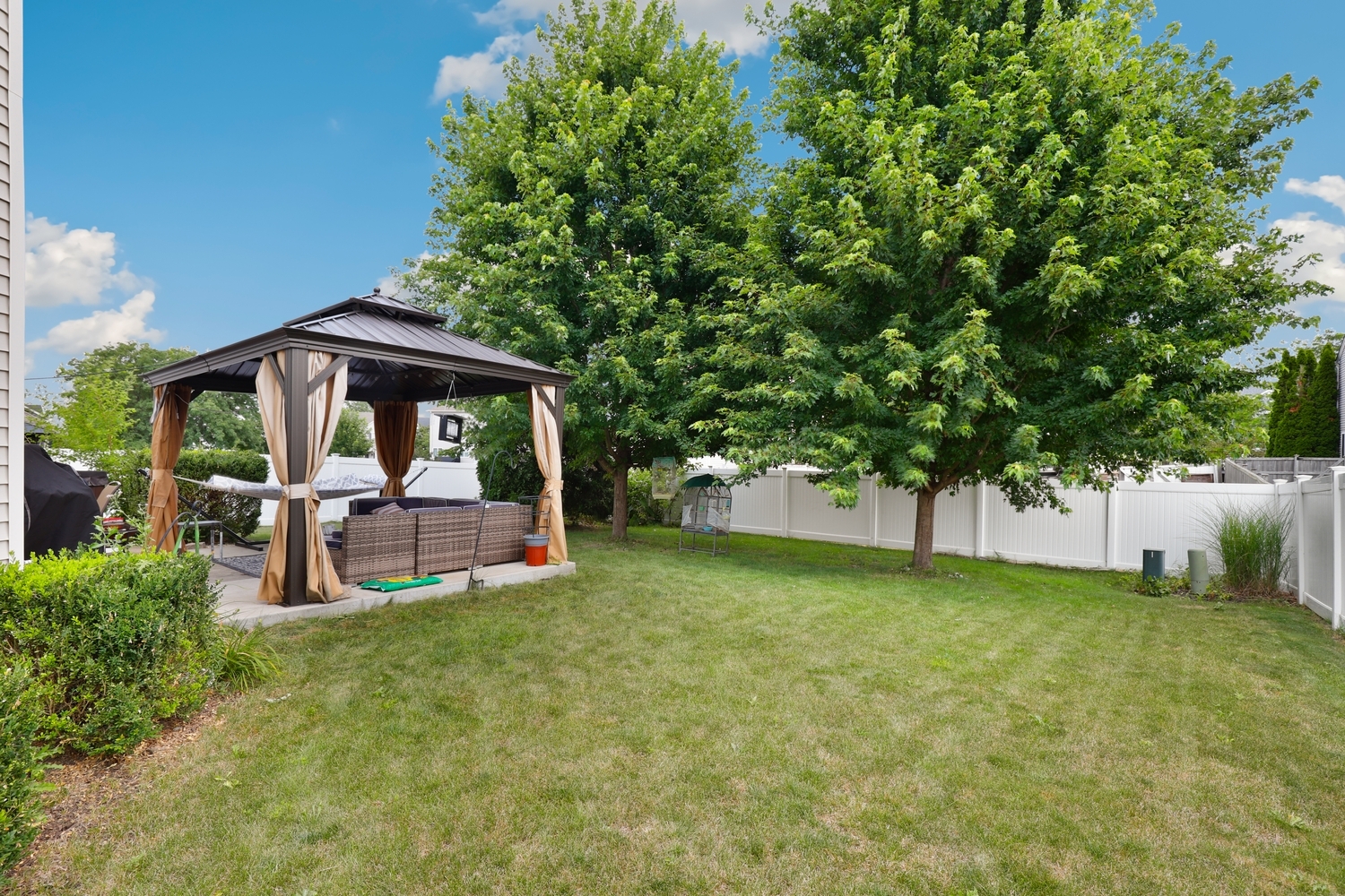 2306 Maple Ridge Drive Property Photo 24