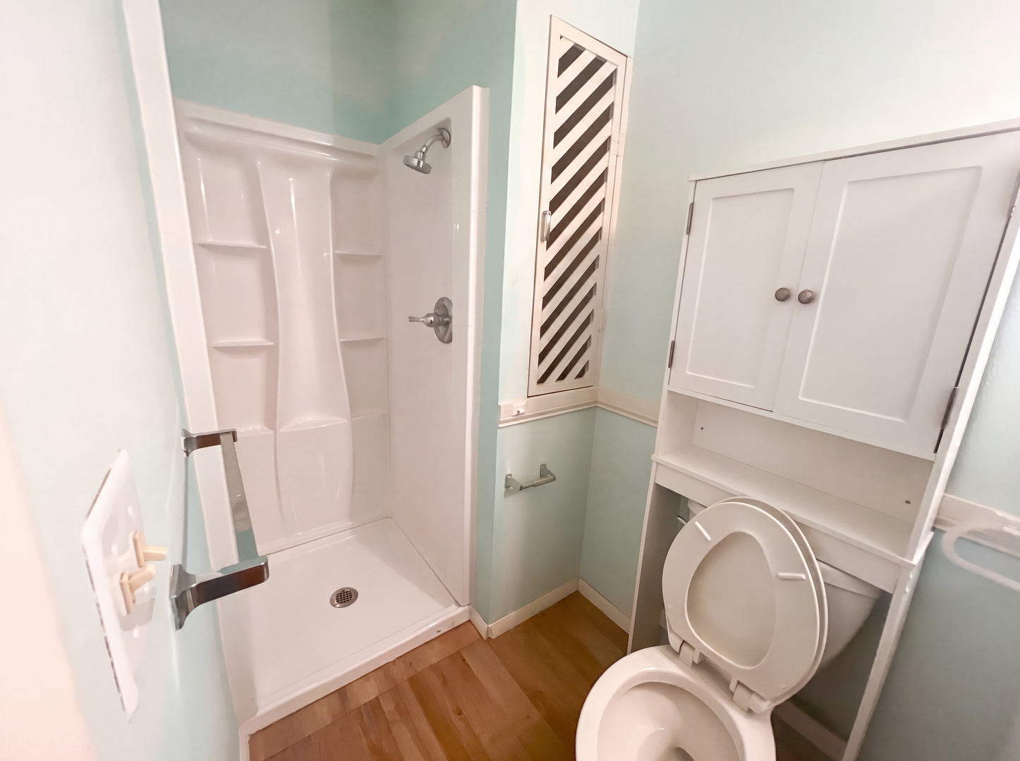 912 Hollycrest Drive Property Photo 12