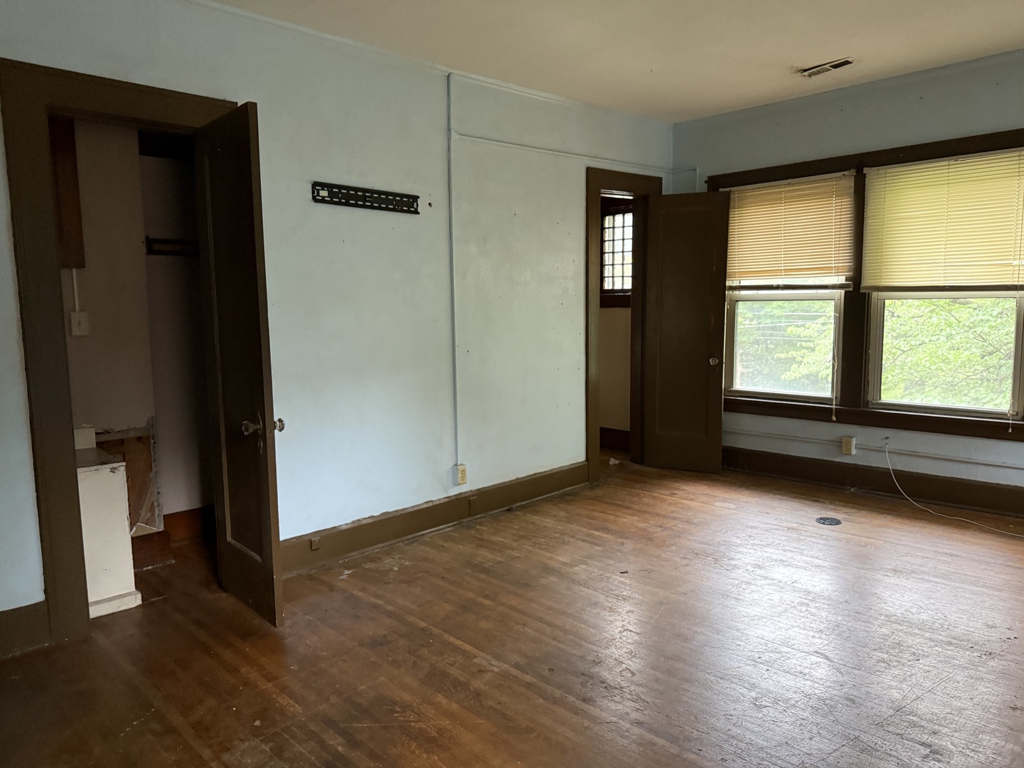 608 W Main Street Property Photo 15