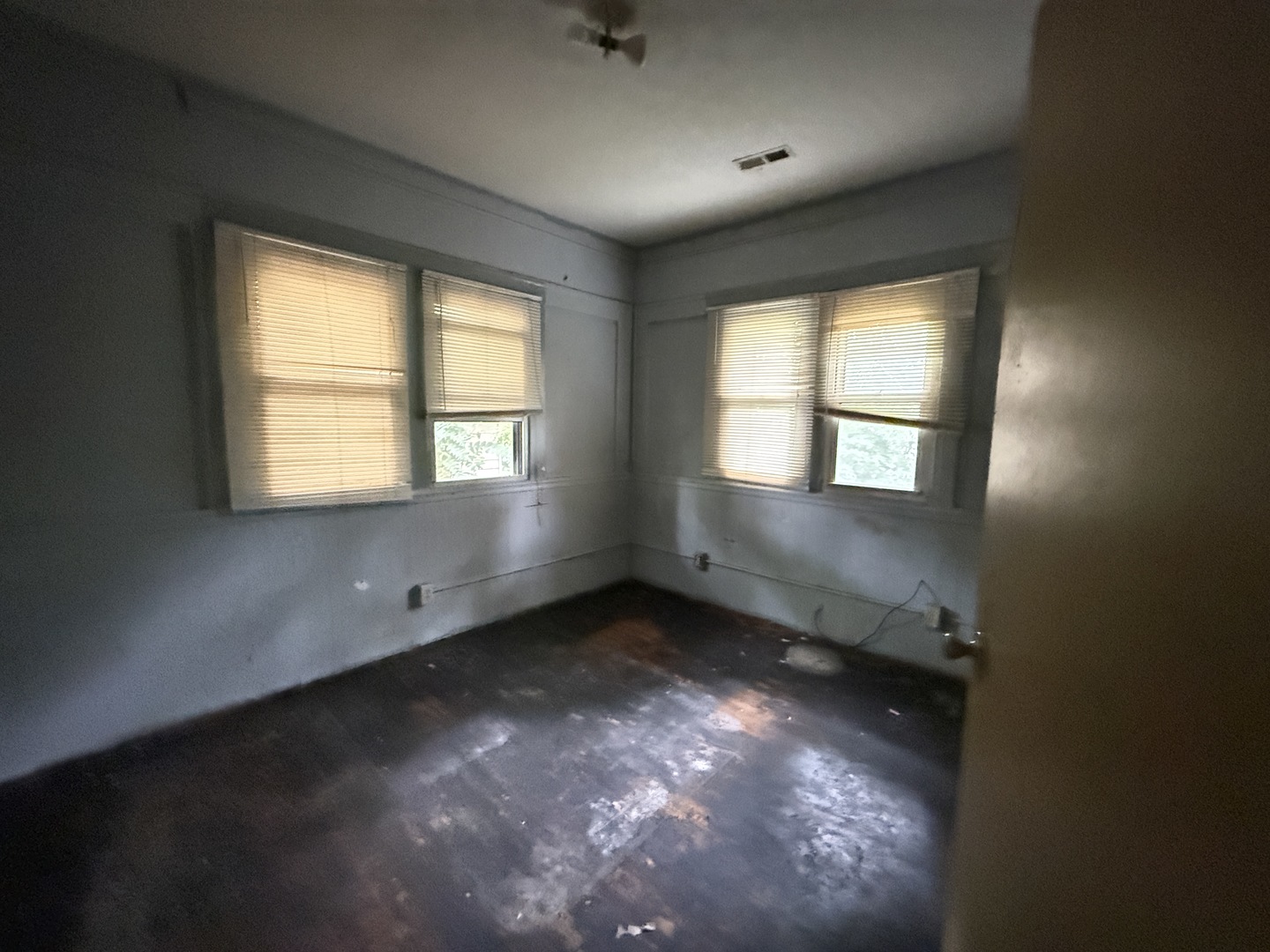 608 W Main Street Property Photo 19