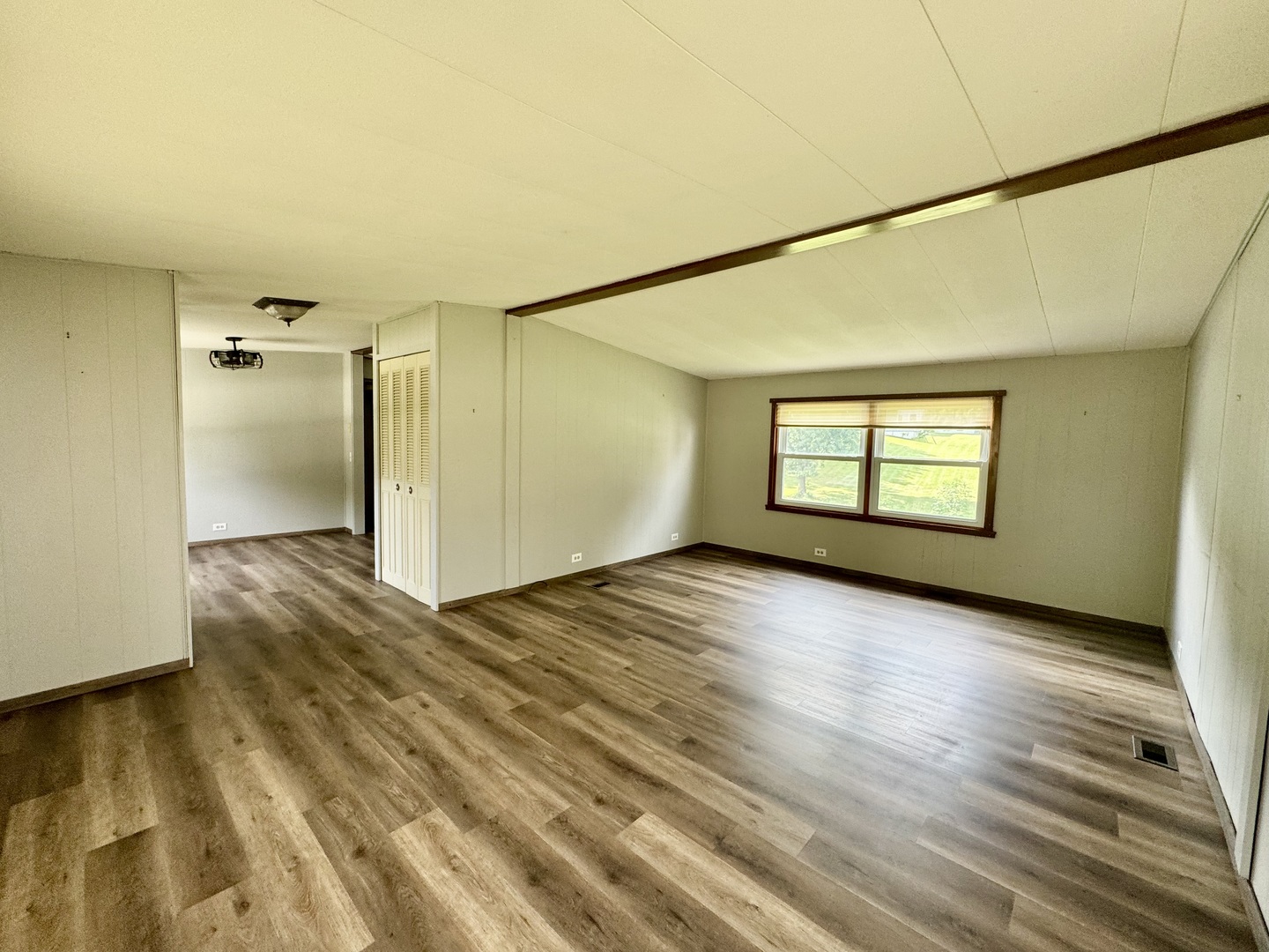 604 Edgington Street Property Photo 5