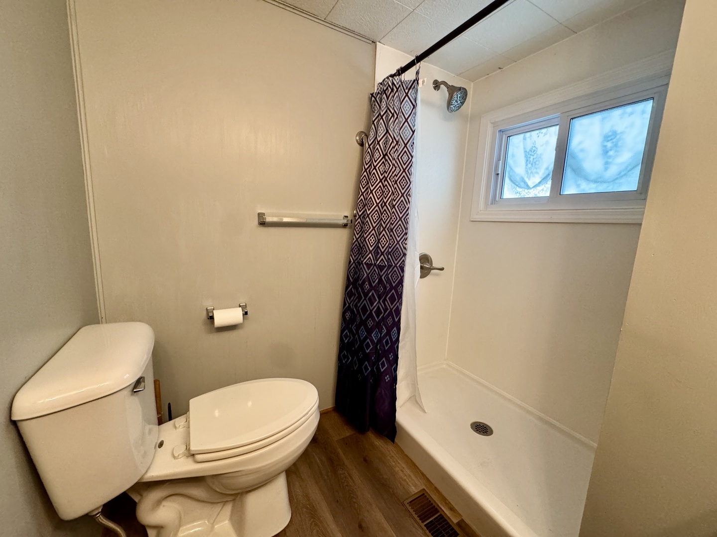 604 Edgington Street Property Photo 10