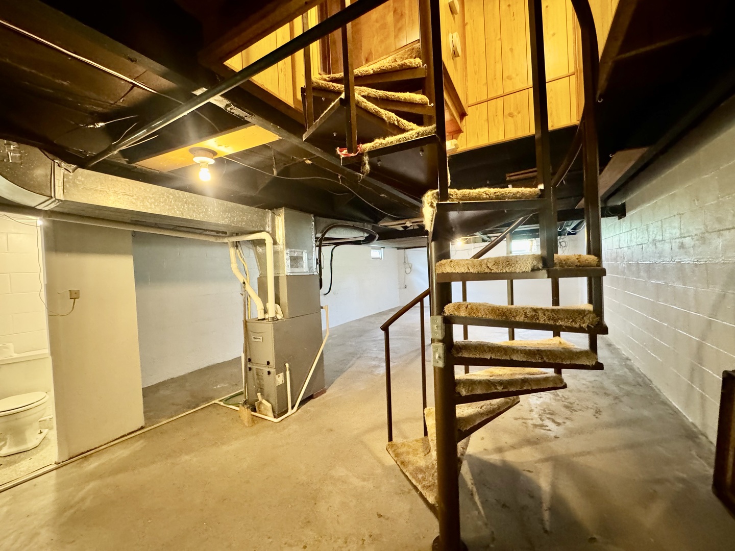 604 Edgington Street Property Photo 14