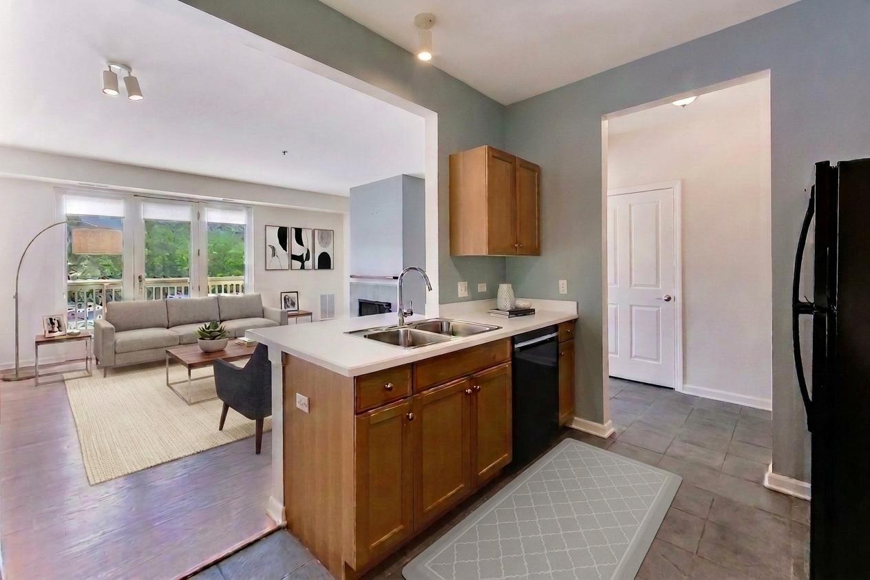 2951 Central Street 307 Property Photo 5
