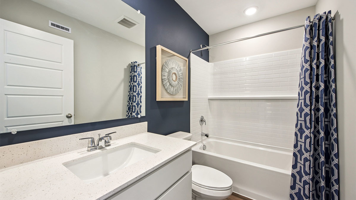 2228 Waters Edge Drive Property Photo 15