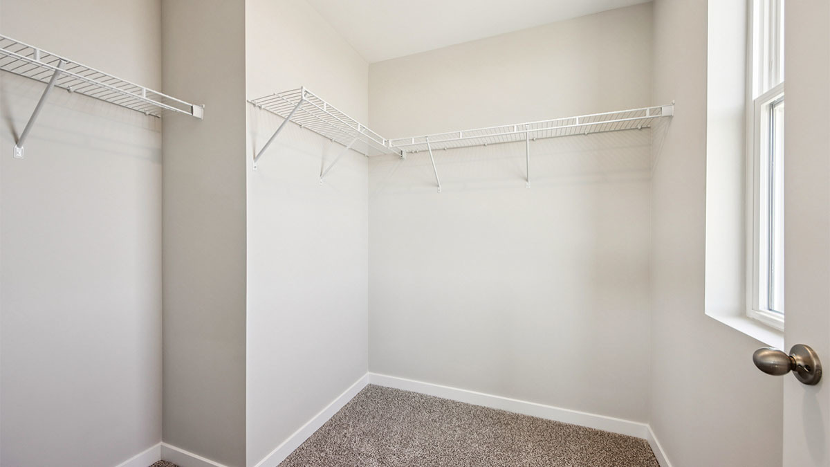 2228 Waters Edge Drive Property Photo 23