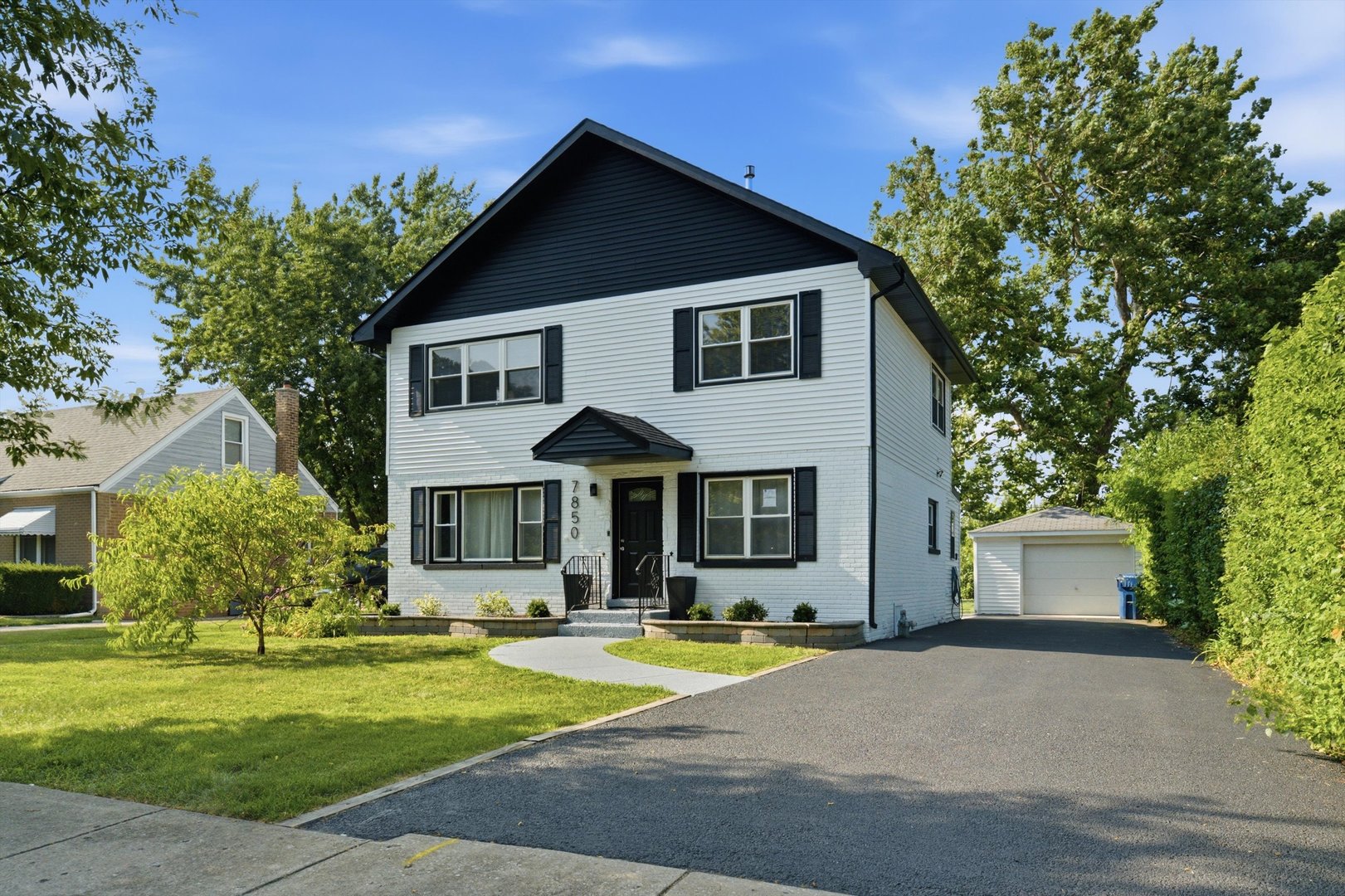 7850 Suburban Lane Property Photo 1