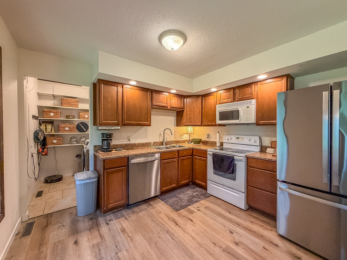 1709 W South Shore Drive Property Photo 14