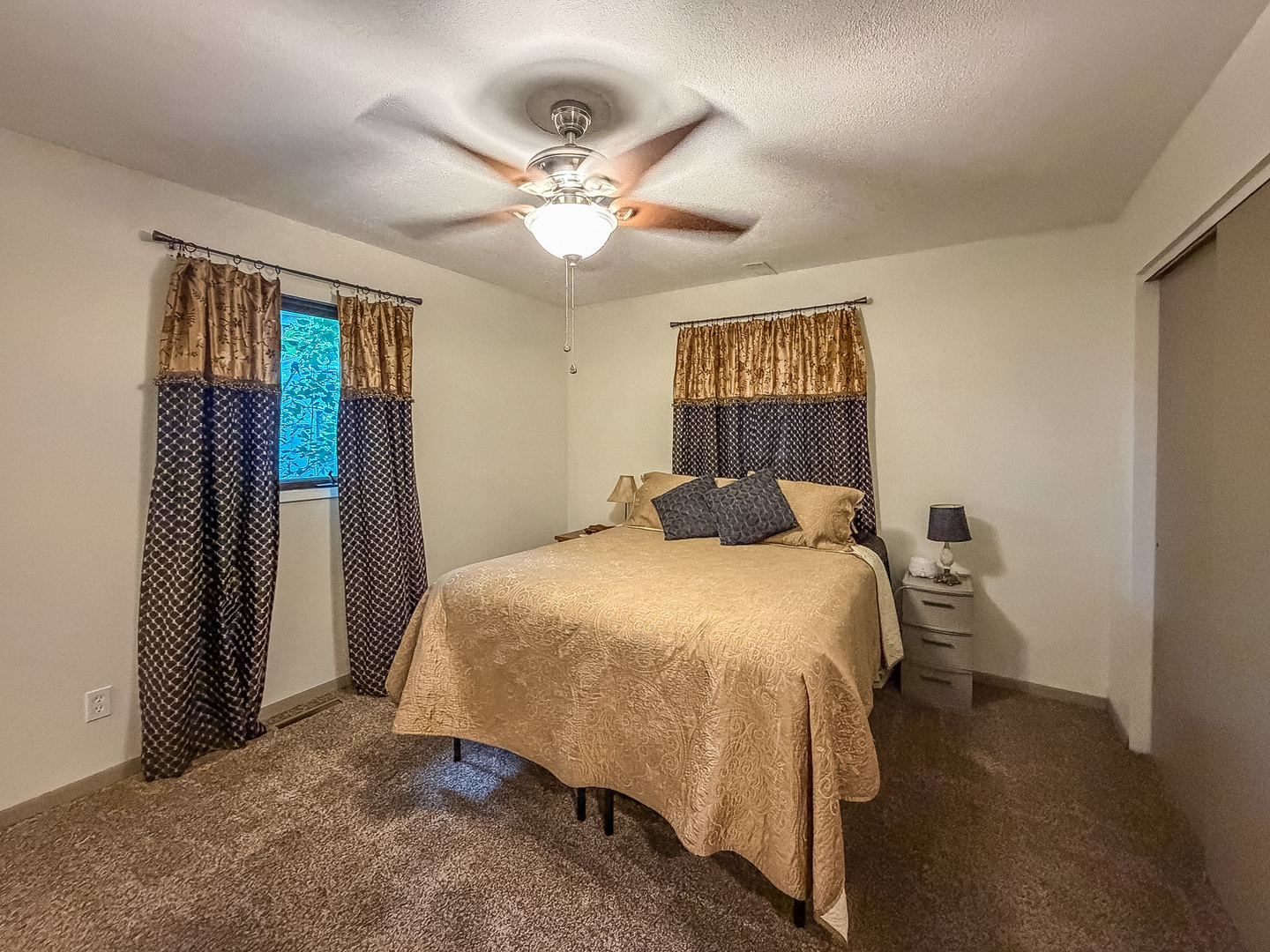 1709 W South Shore Drive Property Photo 17