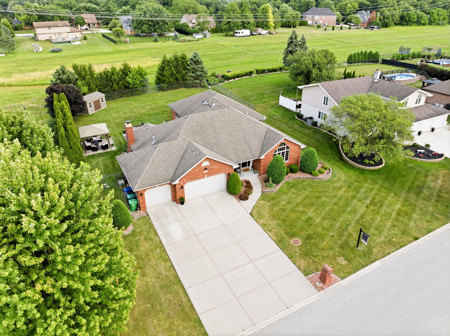 16065 Ridgewood Drive Property Photo 3